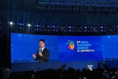 刘强东：“人工智能并不会导致工人大规模失业，反而能解放工人”