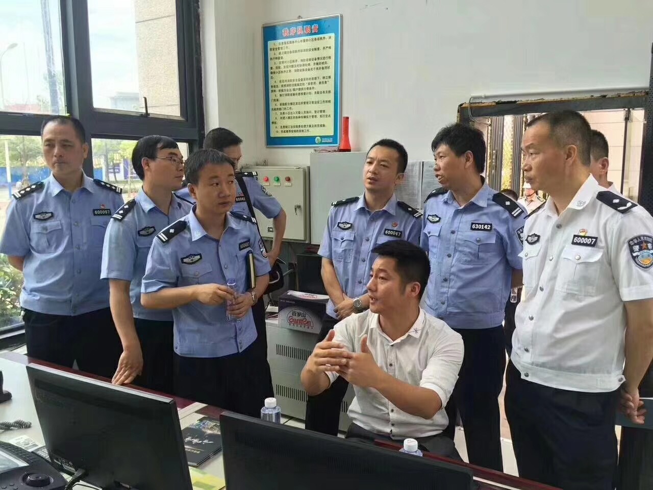 三明市公安局委员会委员、总工程师调研沙县“1号社区”运行情况。
