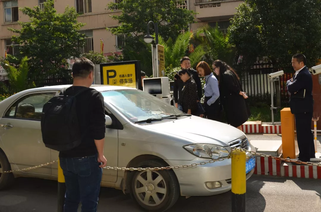 云南工投物业团队考察零壹“1号社区”