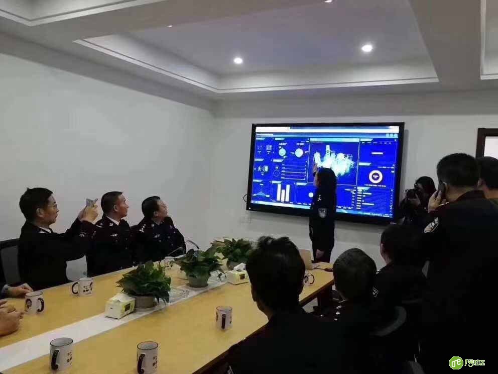 1号社区建设的桂林智慧小区样板接受广西领导视察