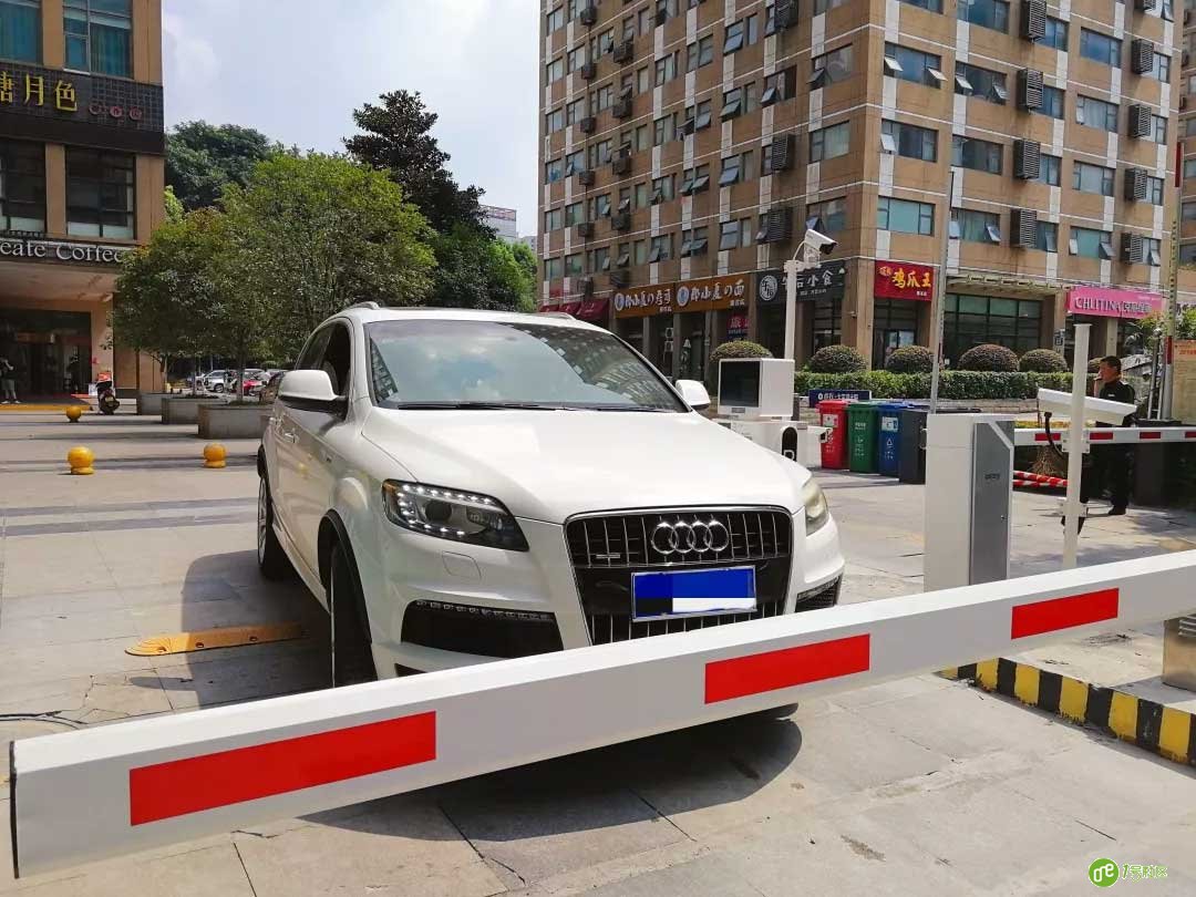 智慧楼宇 开启无人停车场智能新时代